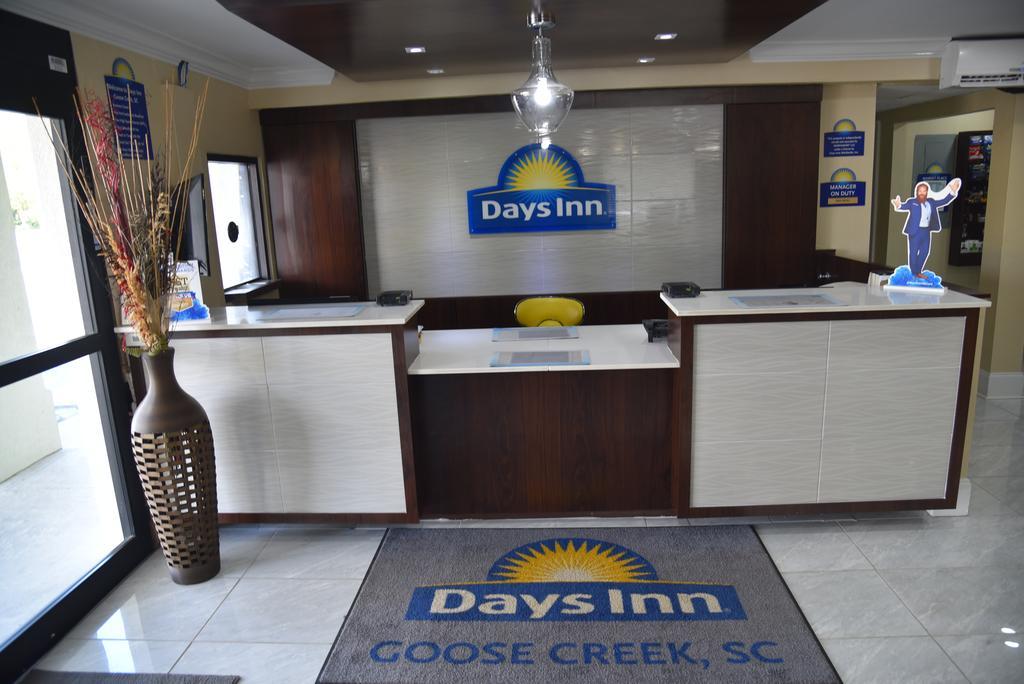 נורת' צ'רלסטון Days Inn By Wyndham Goose Creek מראה חיצוני תמונה