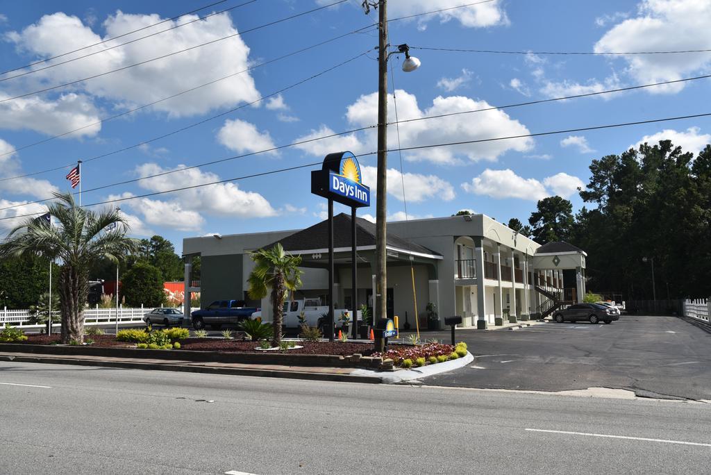 נורת' צ'רלסטון Days Inn By Wyndham Goose Creek מראה חיצוני תמונה